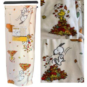 Peanuts Fall Plush Throw Leaves NWT Snoopy Woodstock